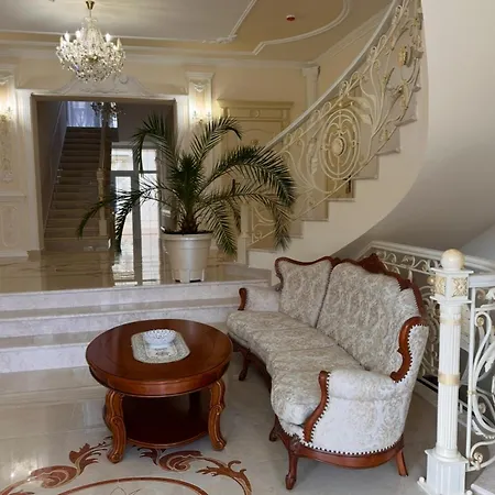 Ludwig Hotel *
