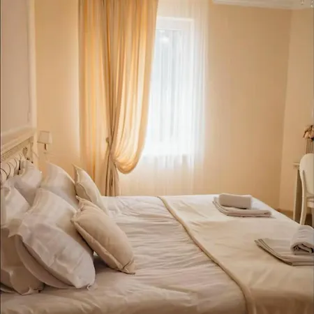 Ludwig Hotel *