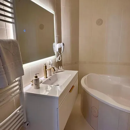 Hotel Ludwig Shaian
